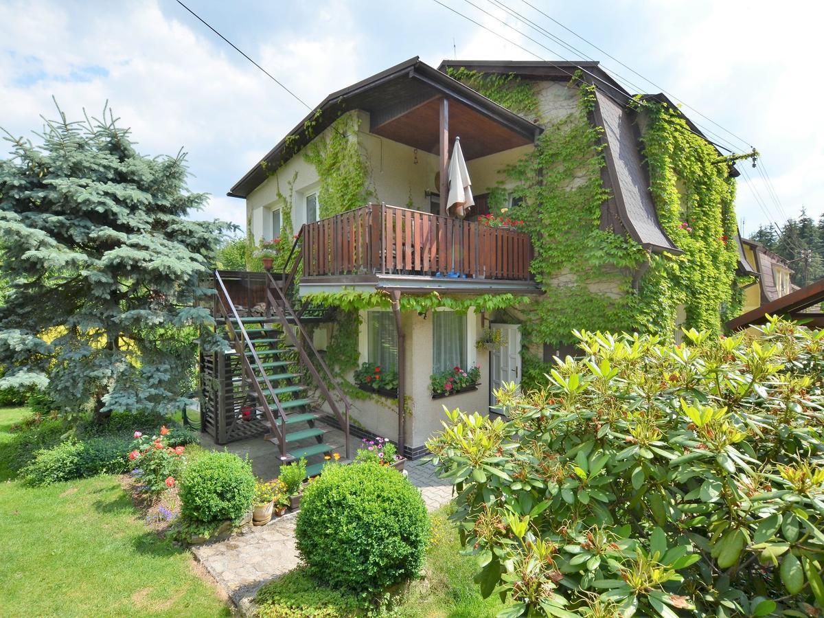 Modern Apartment In Carlsbad With Garden Карлові Вари Екстер'єр фото